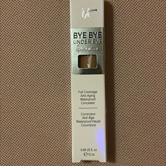 IT Cosmetics Bye Bye Under Eye Illumination Concealer - Picture 1 of 5